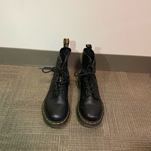 Dr. Martens women’s 1460 smooth